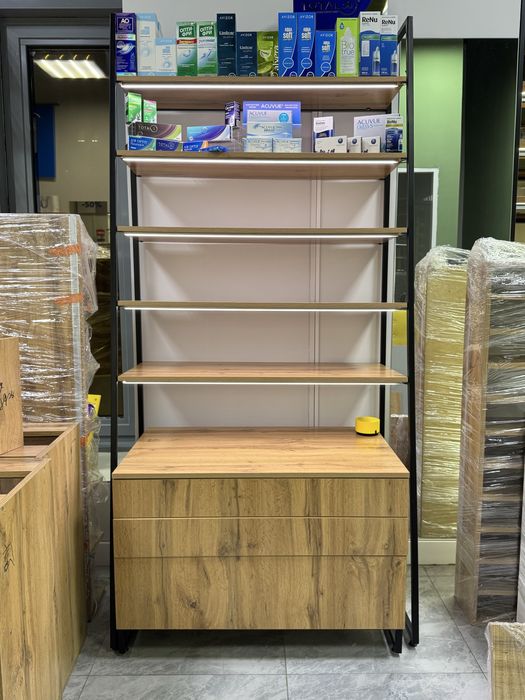 Продаются 3 стеллажа для оптики, шоурума, бутика