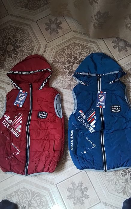 Продам детские жилетки
