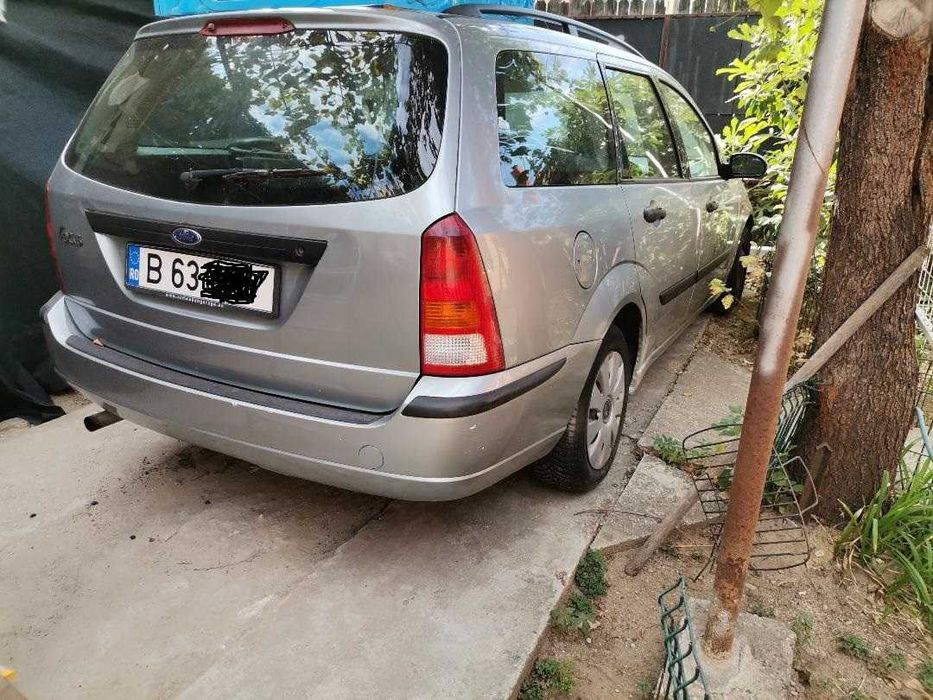 Vand Ford Focus 1600 cmc Breack Benzina anul 2004 Inmatriculat