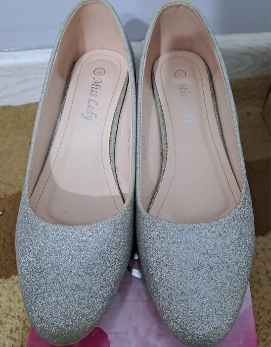 Продаю женские обуви