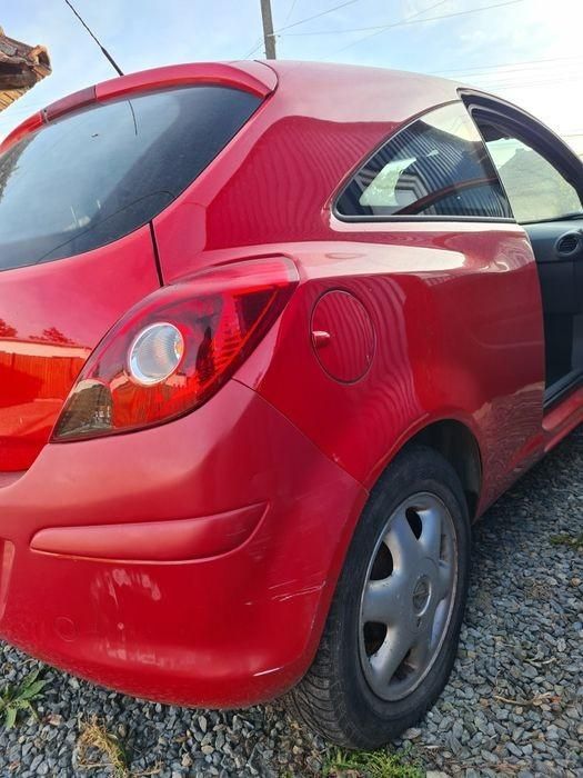 Dezmembrez Opel Corsa D