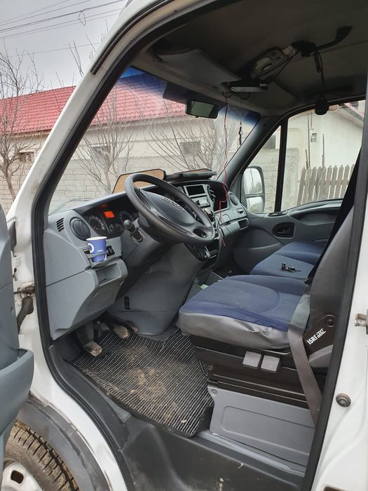 Vând Iveco dayli cu lift sprinter