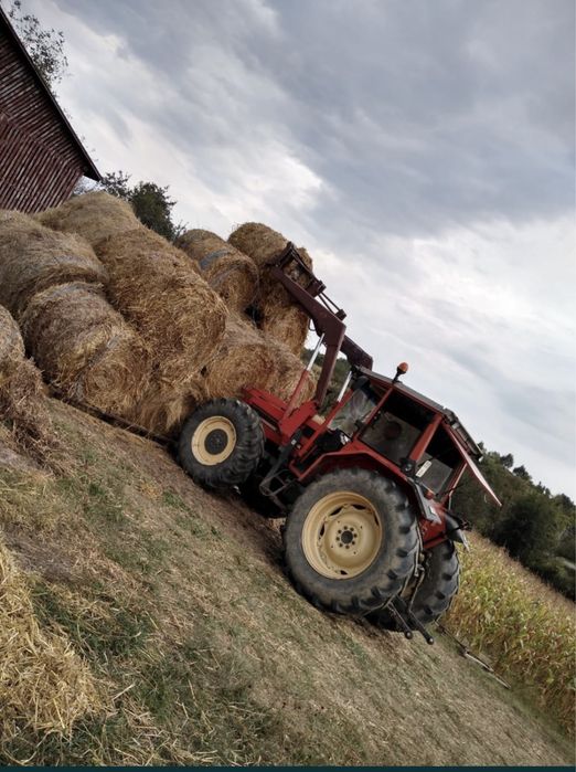 Vând baloti rotunzi