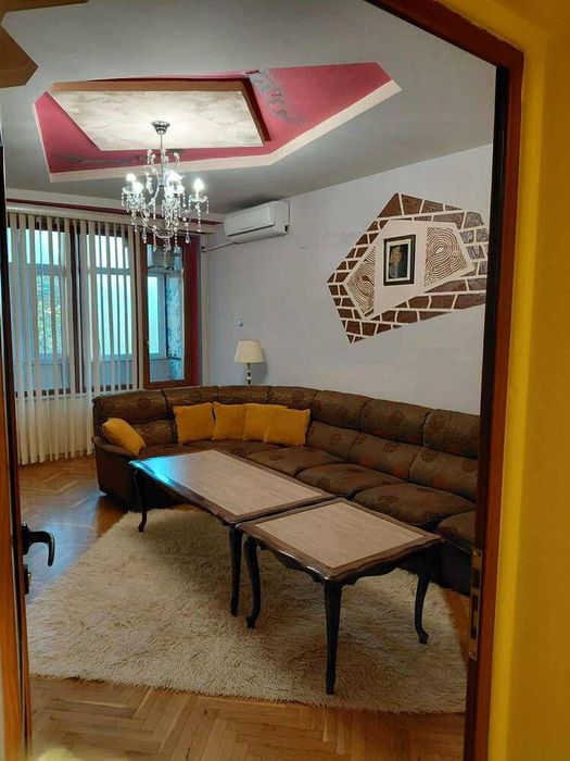 Топъл ТРИСТАЕН апартамент в кв. Мараша