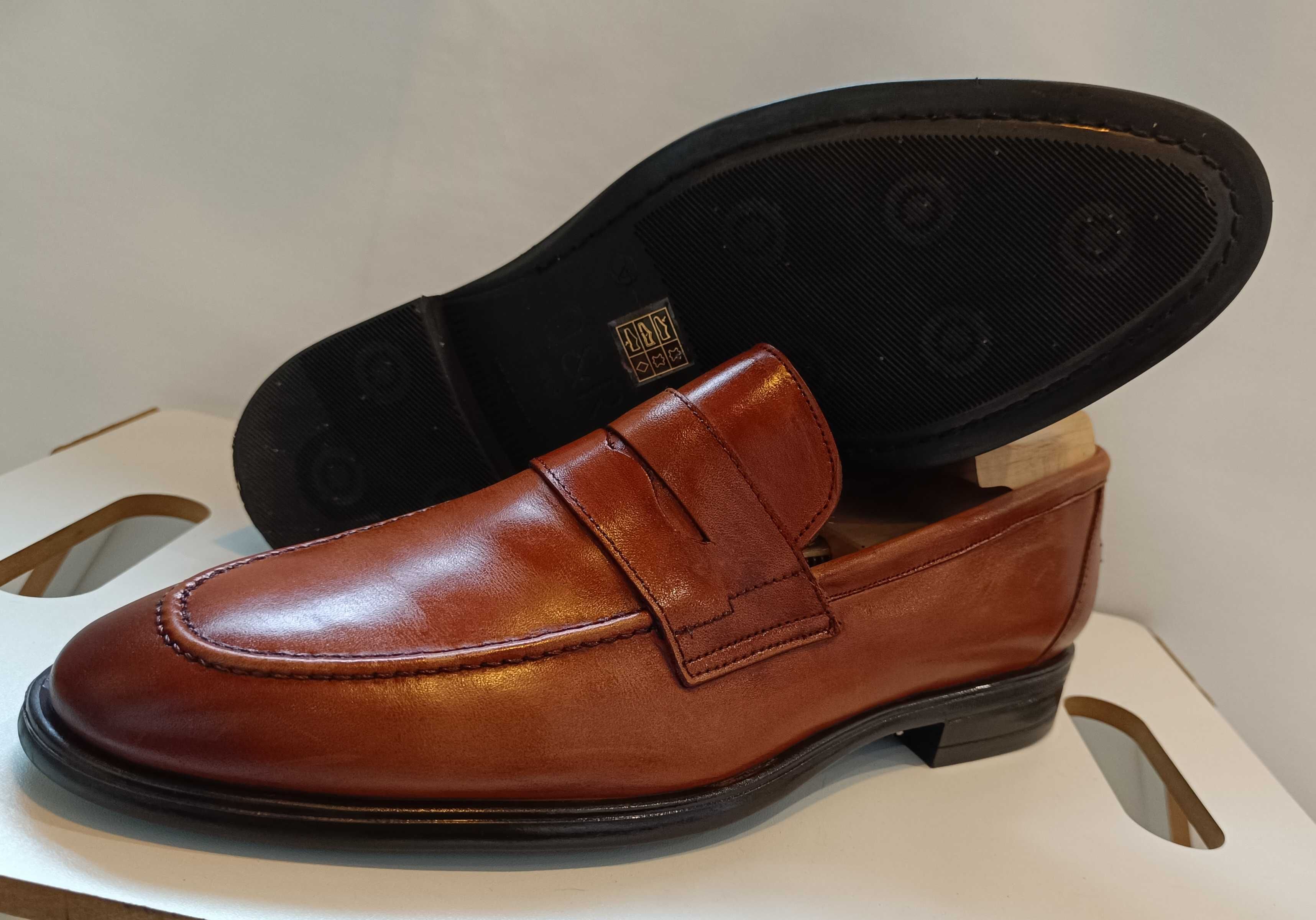 Pantofi loafer 43 43.5 lucrati manual Austin Reed NOI piele naturala