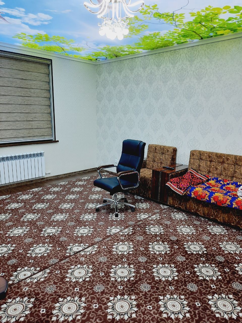 Gilam metrlik holati yaxshi hech qayeri qayrilmagan