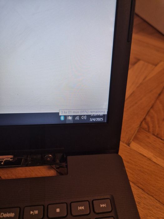 Laptop Lenovo v130