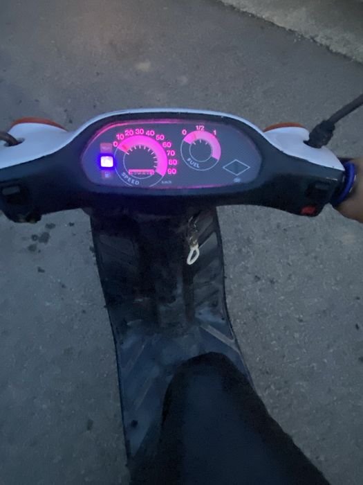 Scuter 49cc cu acte piaggio typhoon
