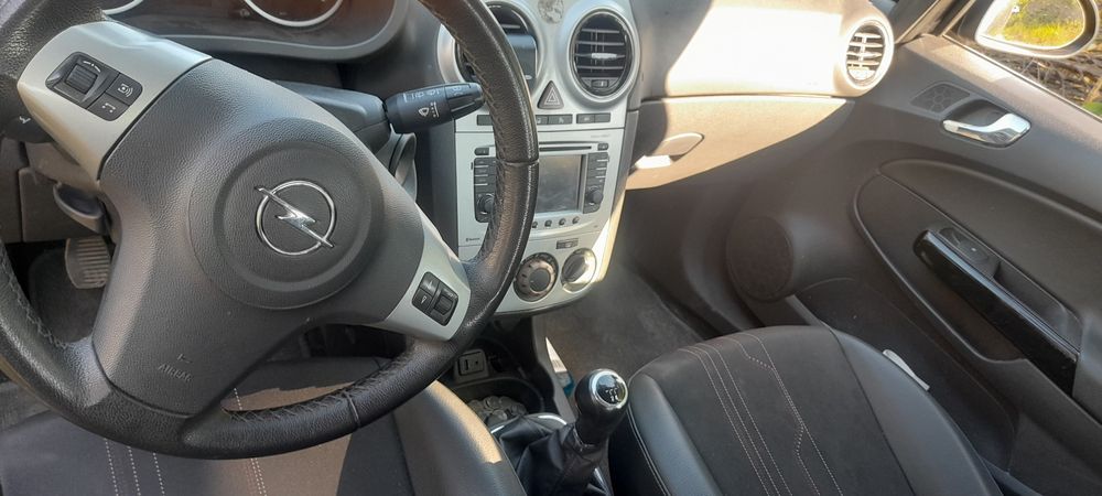 Opel corsa 2013  1.3