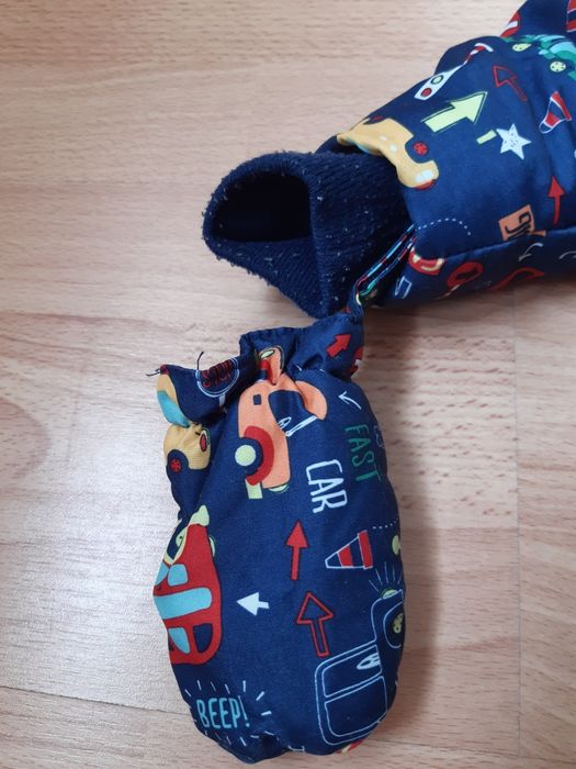 Космонавт George, размер 6-9 месеца с подарък шапки