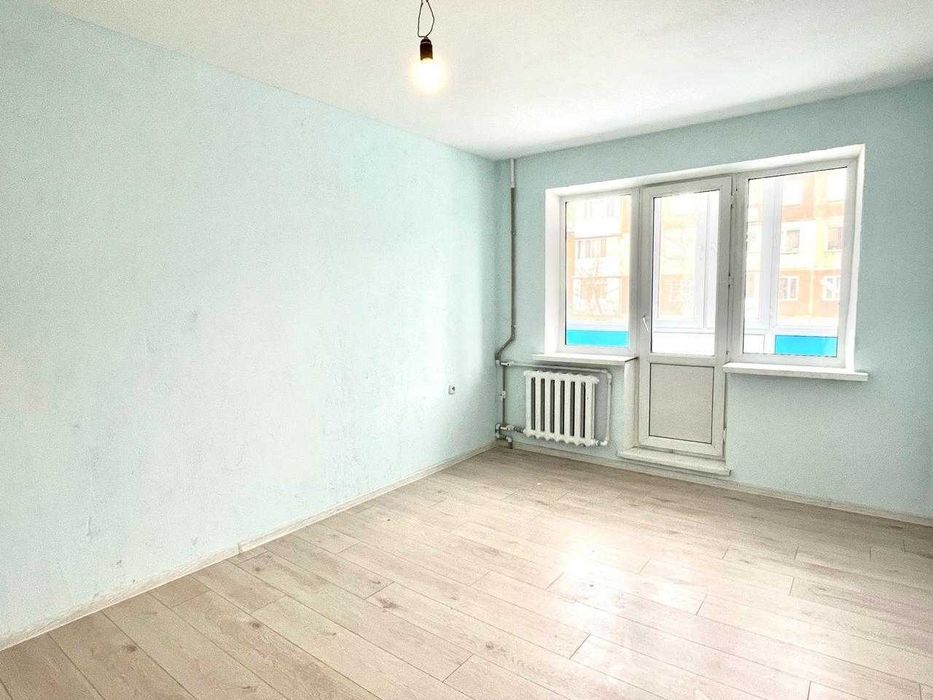 Продам 2х комн квартира раздельная планировка 3/5 этаж
