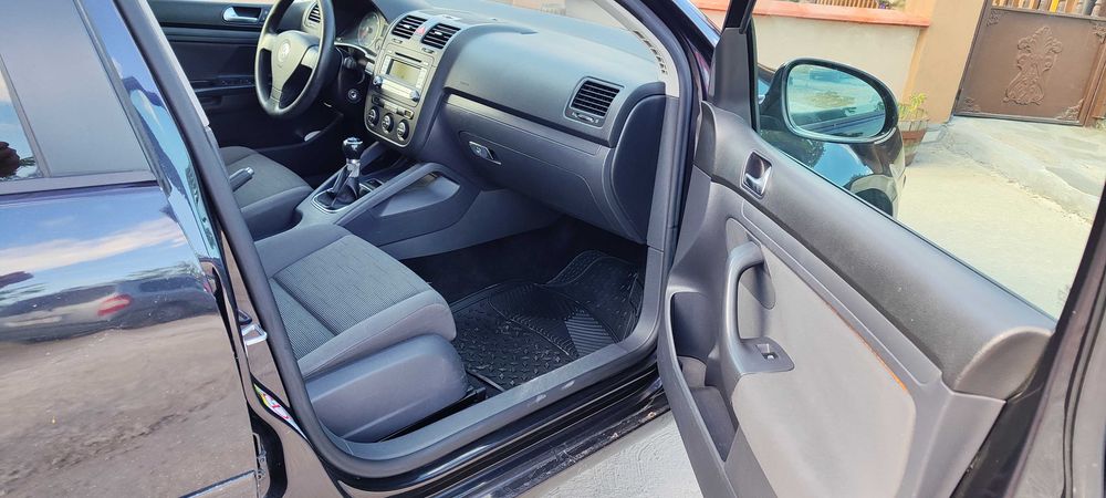 Фолксваген голф 5 1.9 tdi 105k.