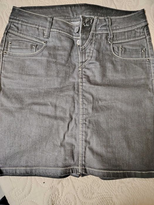 Дамска пола комбинирана с кожа като нова