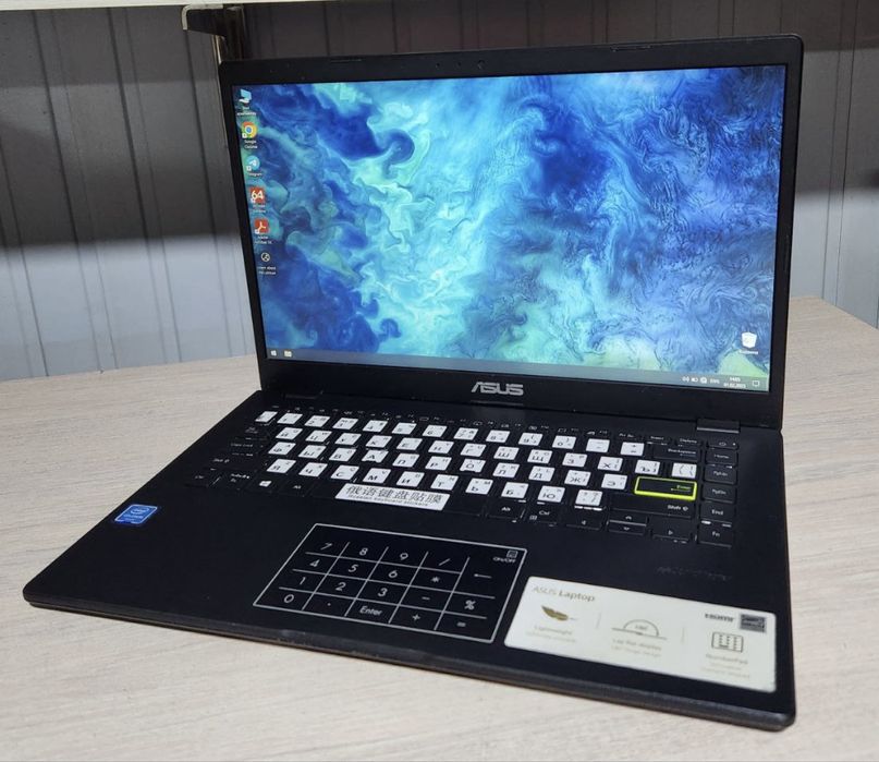 Asus laptop notebook sotiladi!