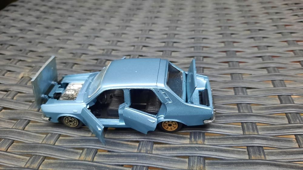 Macheta metalica renault 12 made in france scara 1/43