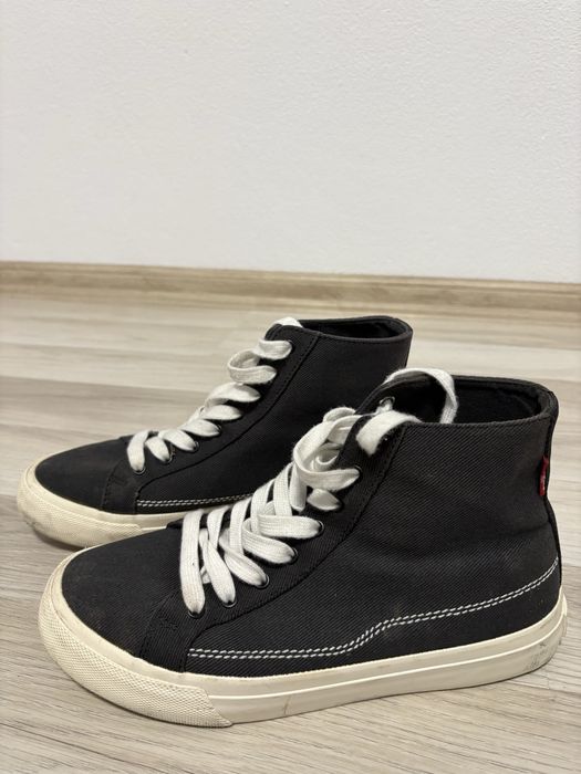 Дамски кецове Levis