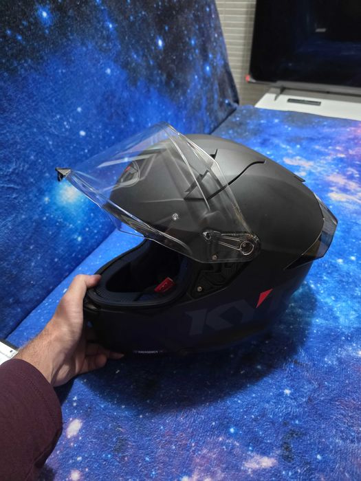 Vand cască motocicleta in stare impecabila. Achitată acum cateva zile