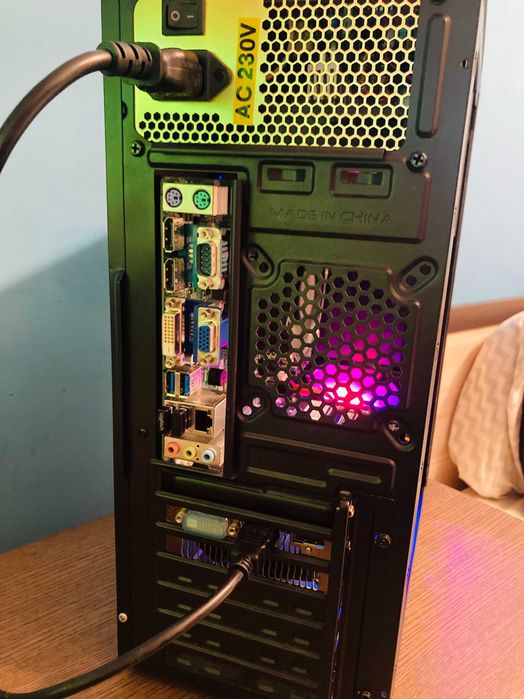 Геймърски Xeon E3 1220 V3(I5 4570) ,RX 560 4GB,16GB RAM,128 SSD+500HDD