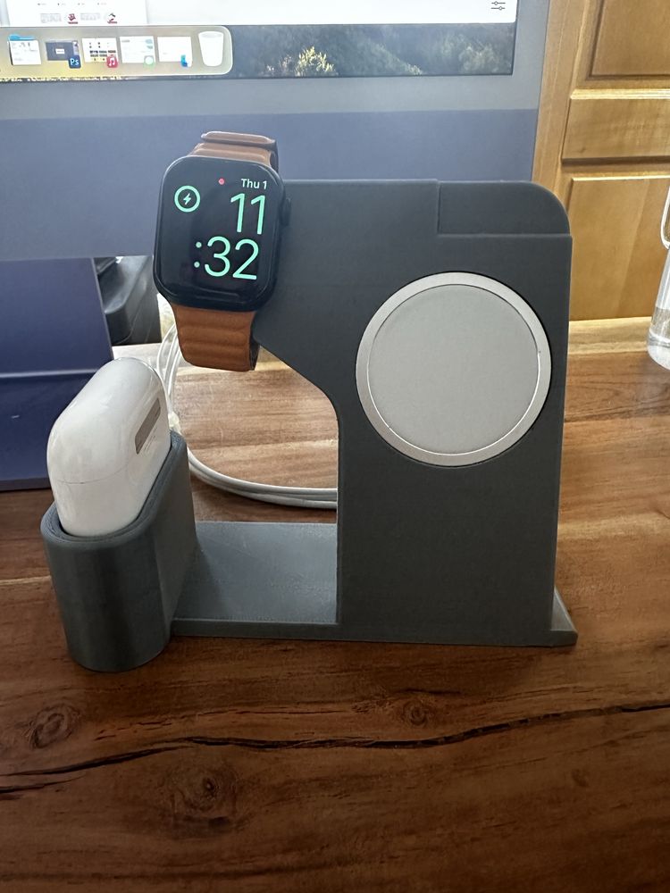 3D Printed Dock pentru Iphone , Airpods Pro, Iwatch