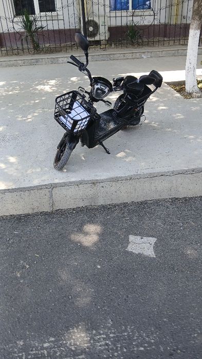 Skuter sotiladi srochna