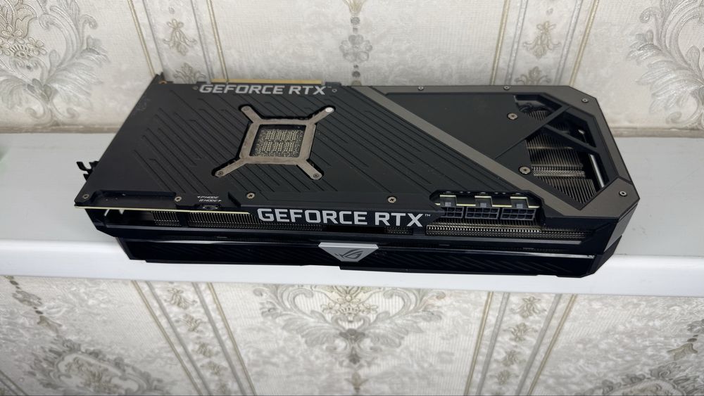 Asus Rog Strix GeForce RTX 3080 10 ГБ