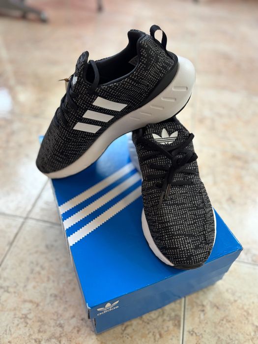 Детски маратонки Adidas Swift Run 2