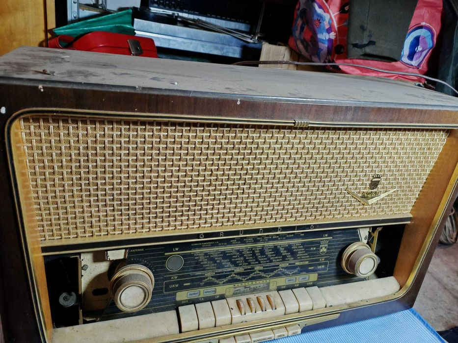 Radio-uri cu Lămpi Vintage - Grundig & Loewe Opta Komet Piese Colecție