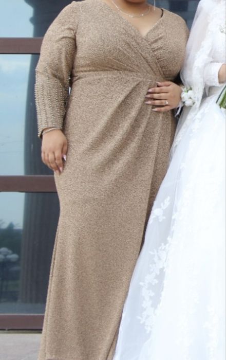 Шикарное золотое платье 58-60 размера Надевала один раз.