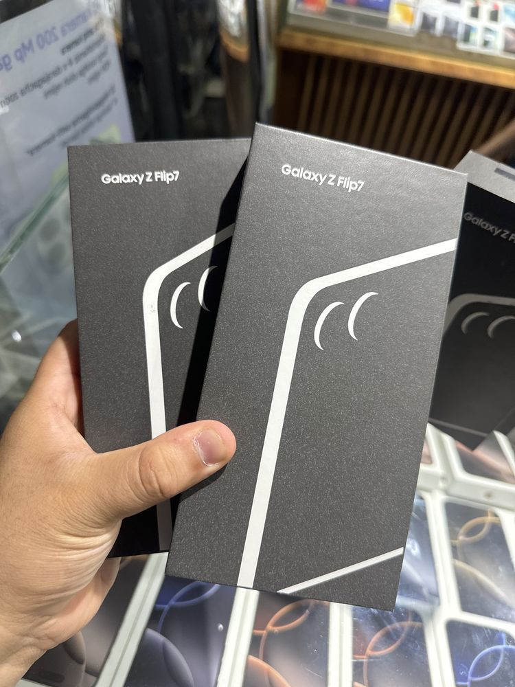 Samsung Z flip 7 12/256GB