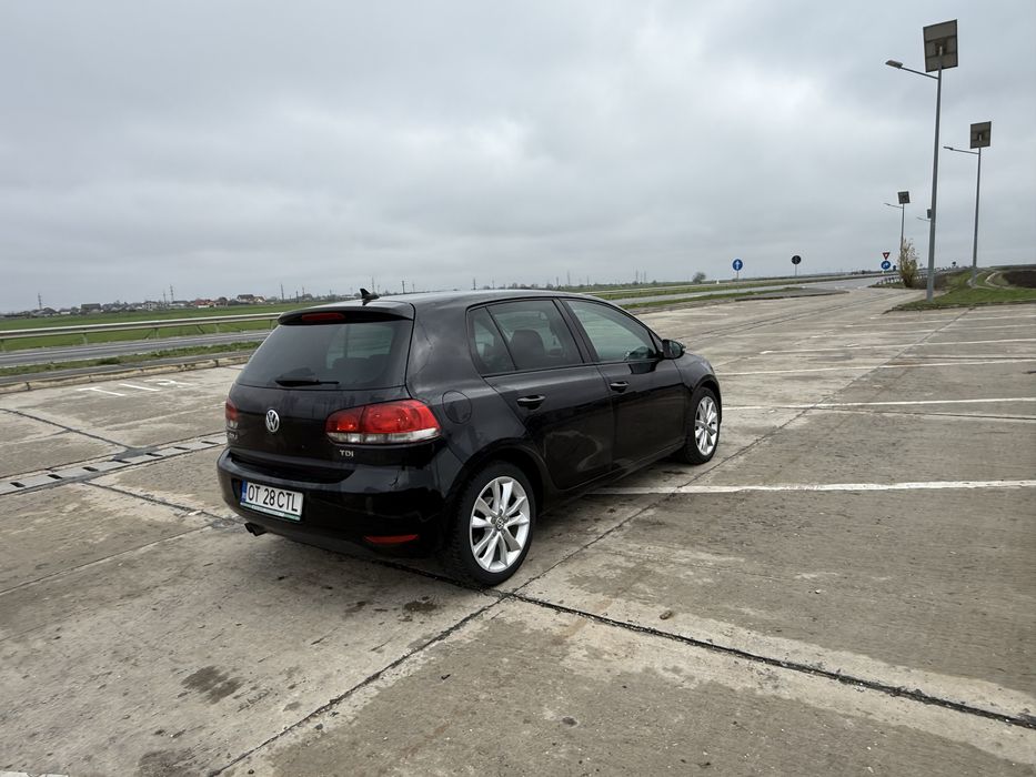 Golf 6 2.0 diesel an 2010,masina ruleaza impecabil pe orice distanta..