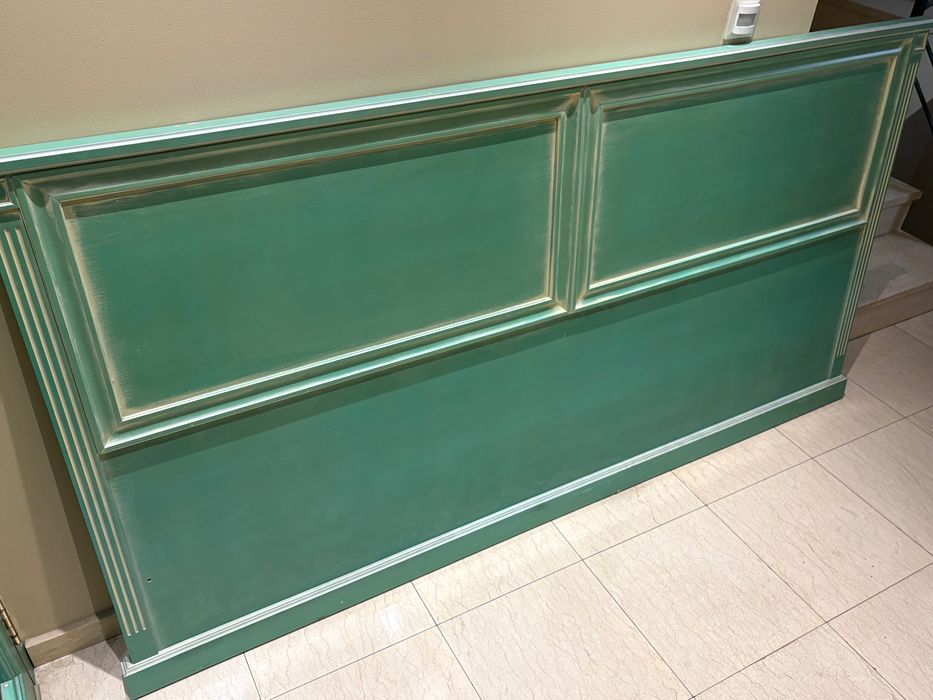 Класическа декоративна табла за легло – масивно дърво