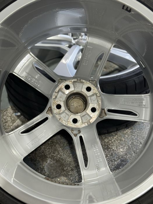 Jante Audi 5-Arm Blade Design 21”