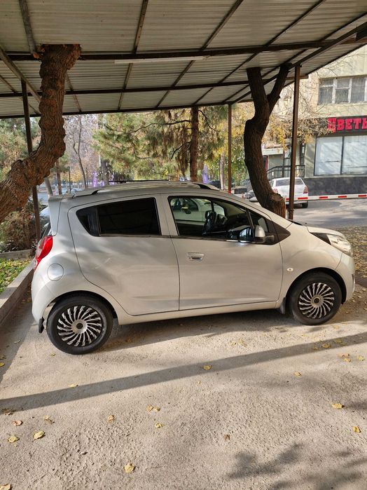 Продается автомобиль Spark 1.25 механика в отличном состоянии