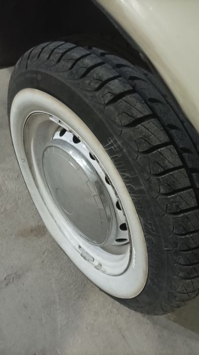 Vaz 2102 sotiladi
