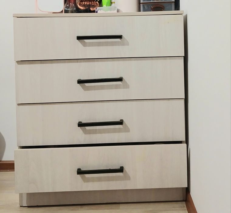 Тумбочка почти новый не давно куплена