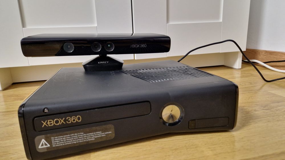 Xbox 360 + Kinect + Jocuri + Controlere