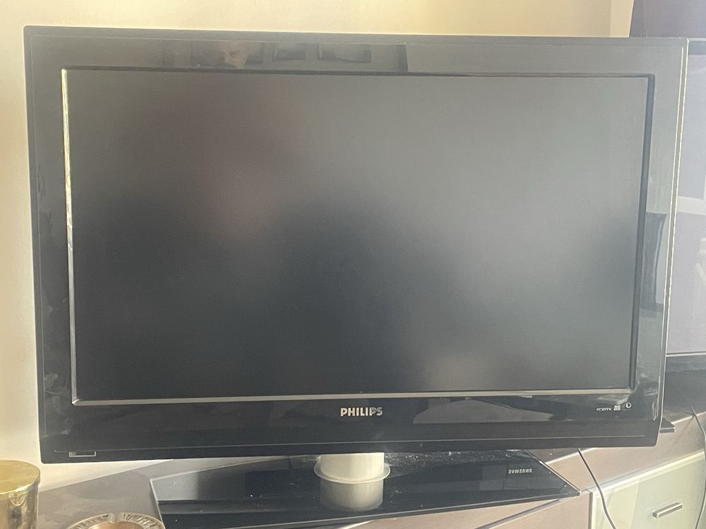 Телевизор philips 37 incha 2 бр