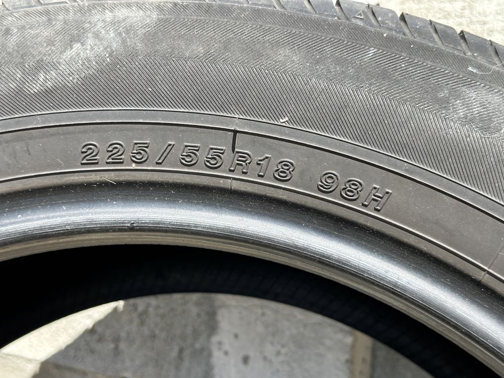 Vand anvelope Yokohama 225/55/R18 vara impecabile