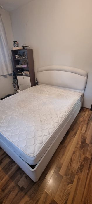 Тапицирана спална бяла 160/200см и матрак