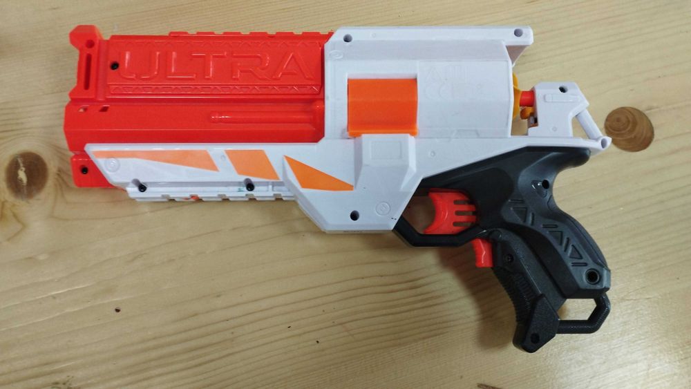 Nerf 2 ULTRA stare aproape nouă