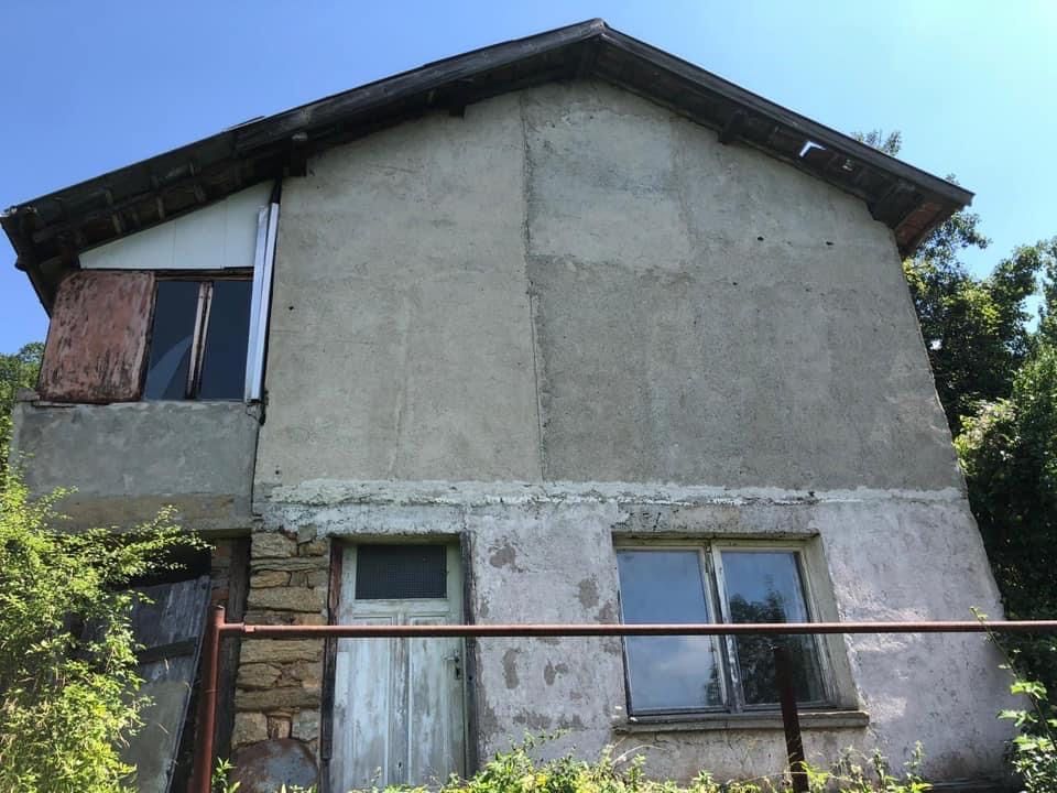 Земя със селски имот