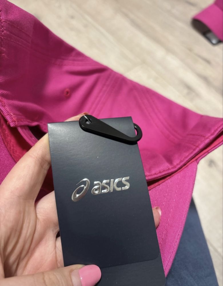 Asics caps new.