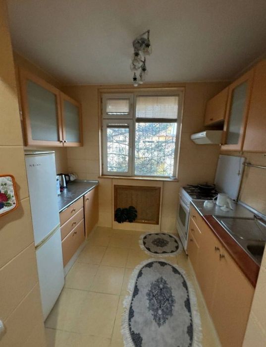 Продается 4/4/4 кирпич 77 серии ул Генерала Петрова кафе Бек с обст