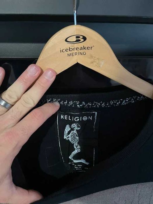 Vând un pulover religion mărime S