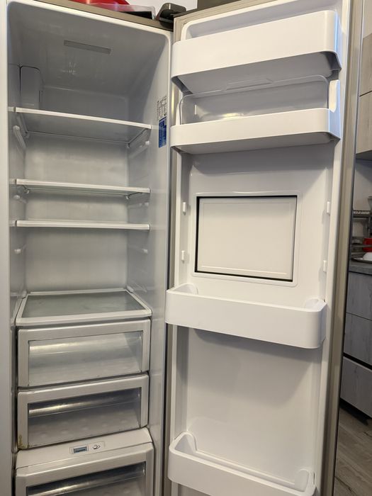 Frigeder Samsung Side by Side model: rsa1ztsl