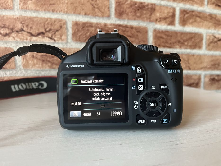 Aparat foto Canon EOS 1100D