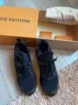 Tenisi Louis Vuitton run away. M 38,5. Autentici