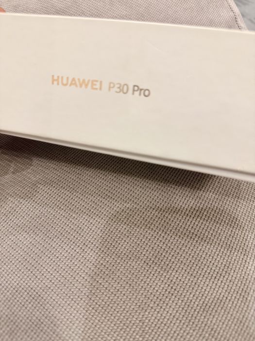 Продавам Huawei p30 pro.