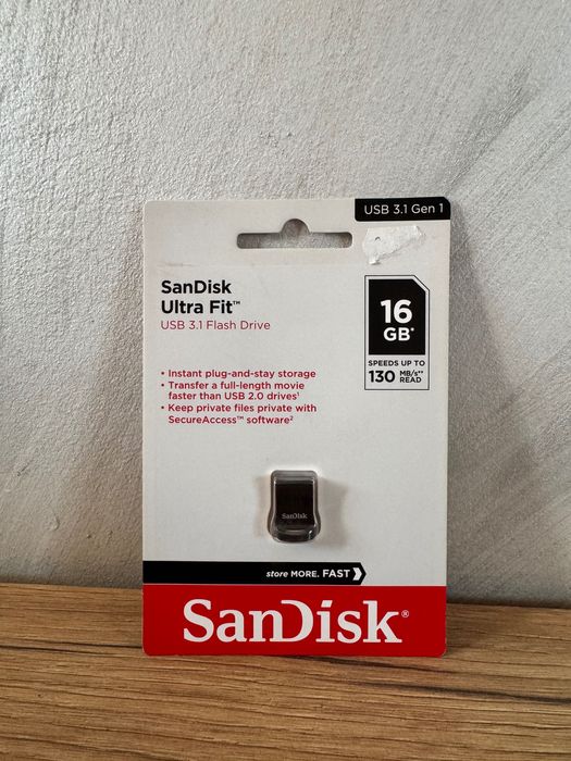 Продавам компютърни АКСЕСОАРИ