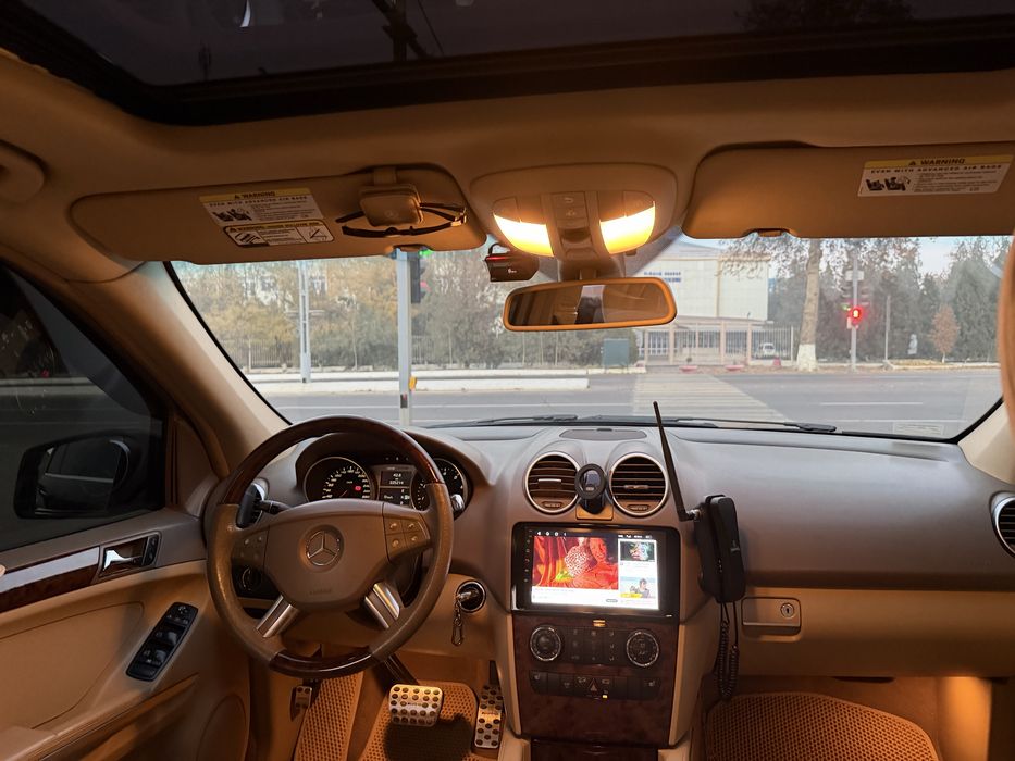 Mercedes-Benz ML350 • Как Новый • Полностью Обслужен • Без Вложений